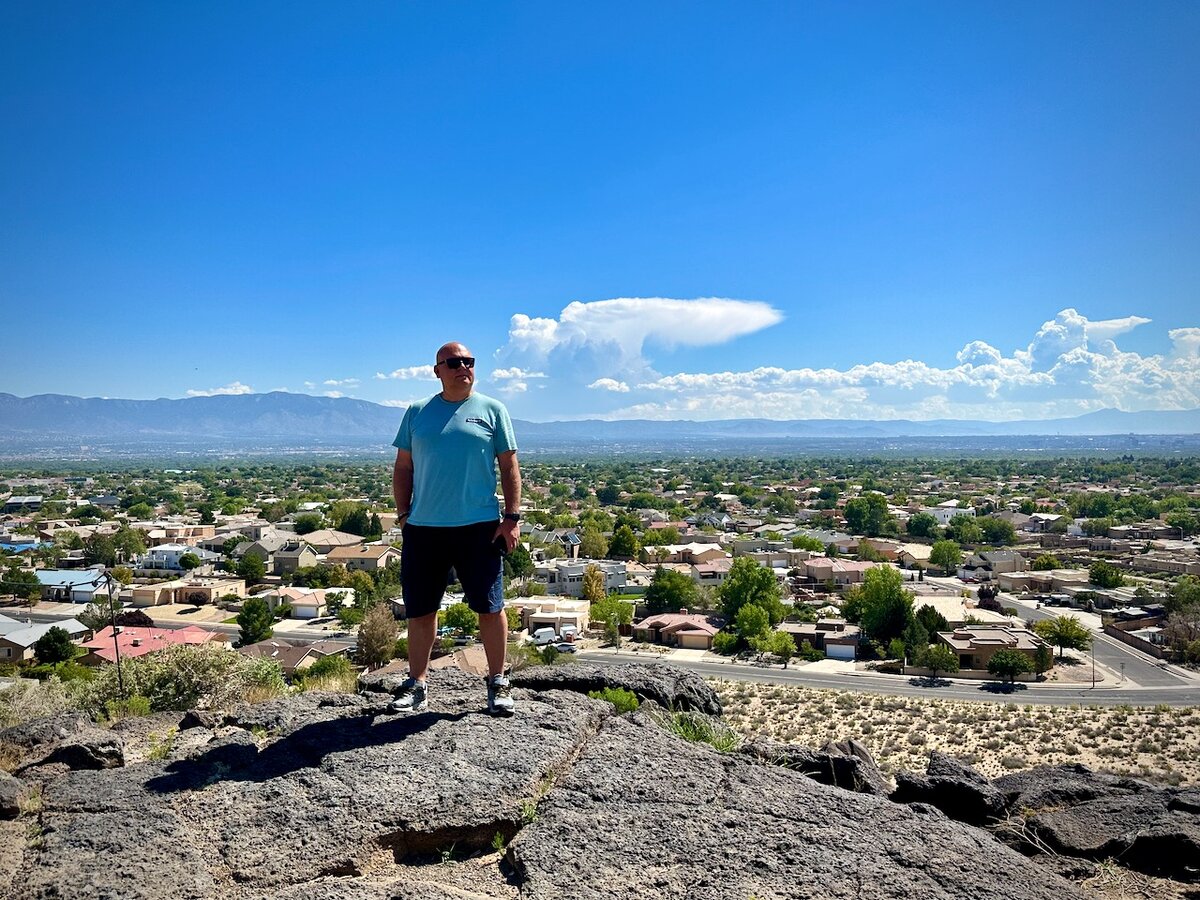 Max place. Max place. макс из волшебники из вэйверли плэйс. Max place. сигнал тусовка.