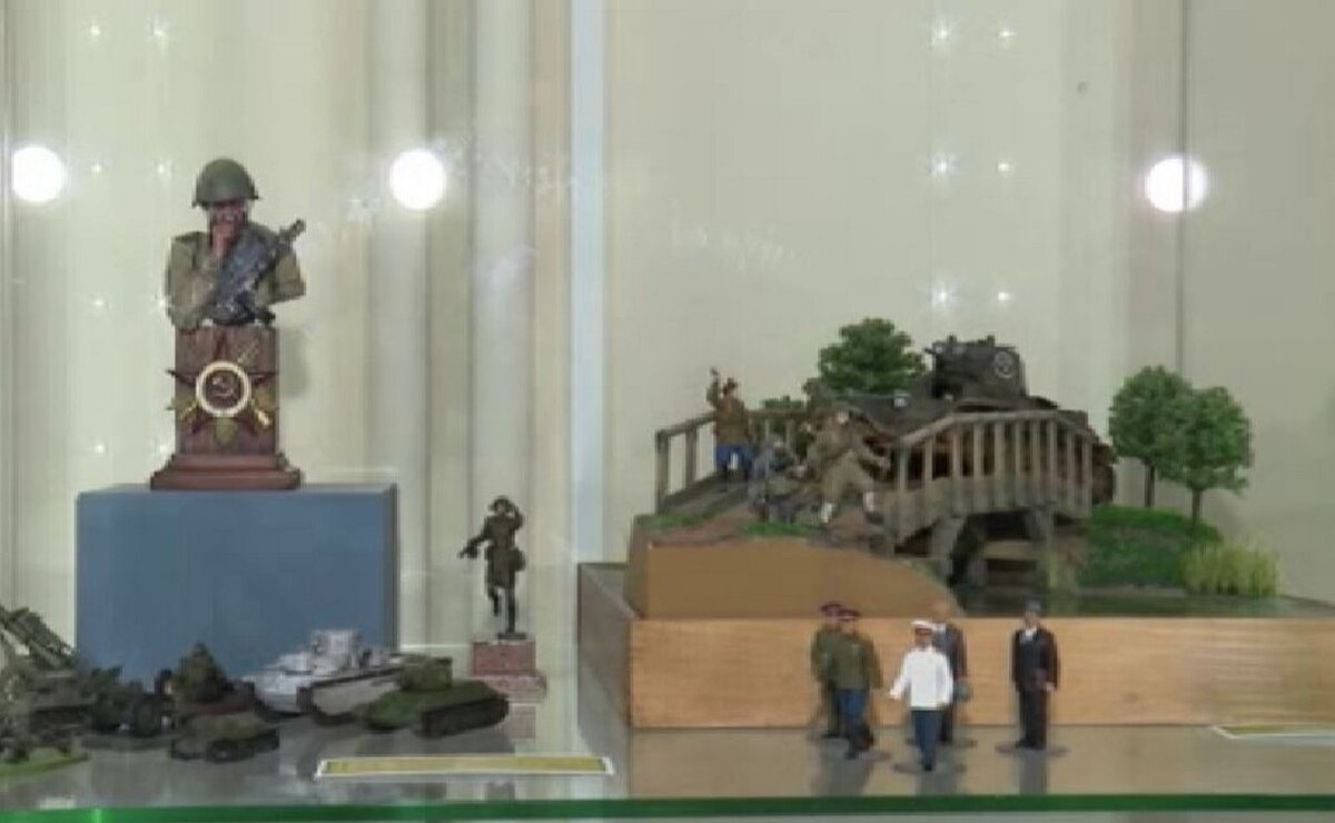    Куряне могут посетить выставку макетов военной техники