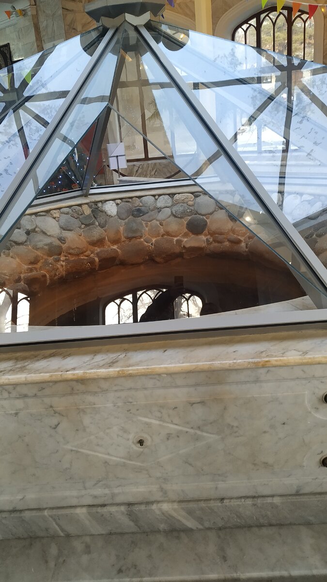 Старый источник. Как музей под стеклом.