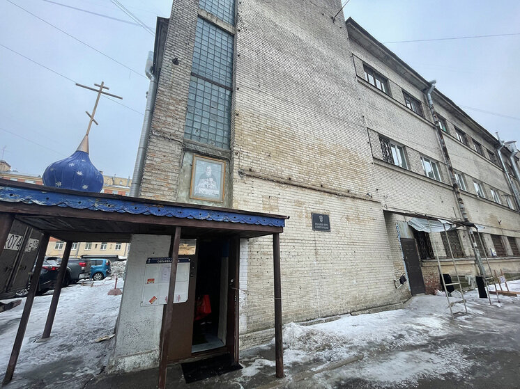     Храм и трапезная располагаются в здании на Лесном проспекте уже более 20 лет. Фото: «МК в Питере»