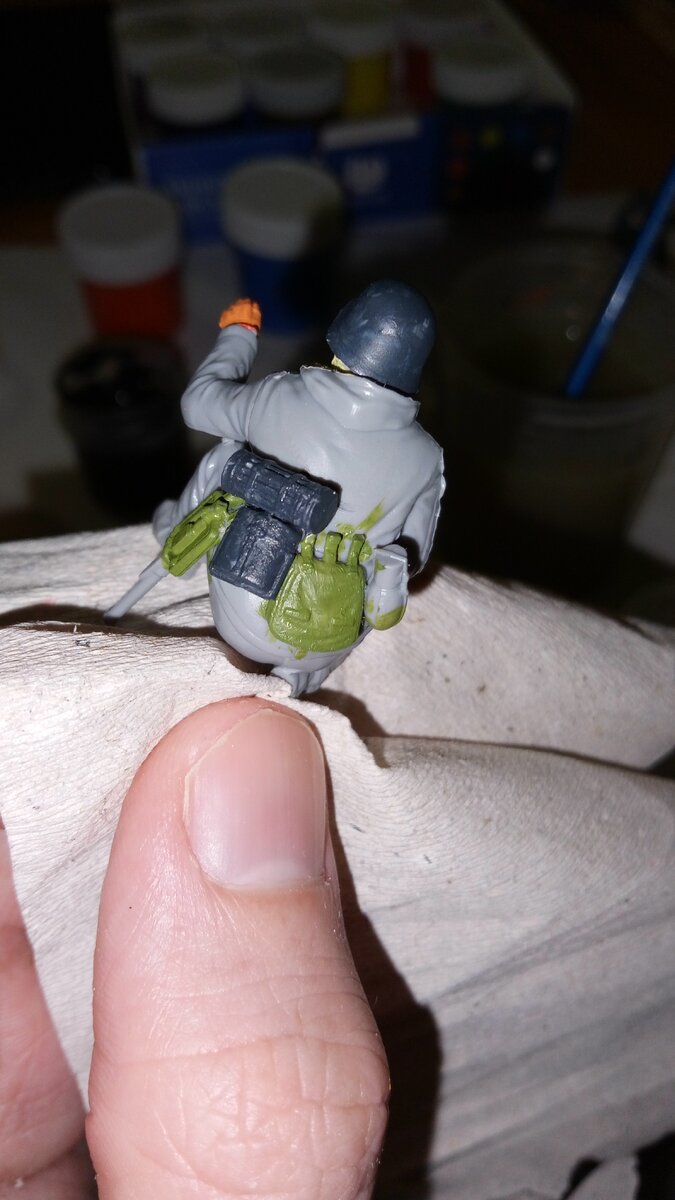 Покраска "наводчика расчёта" солдатиков (Сборная модель пак-36 ...