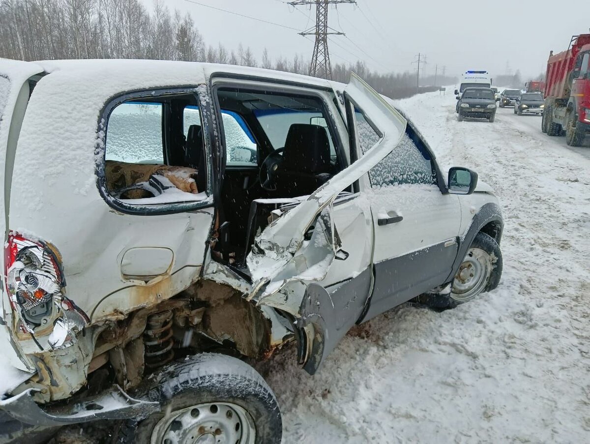    Между Нефтеюганском и Сургутом в ДТП погибла женщина