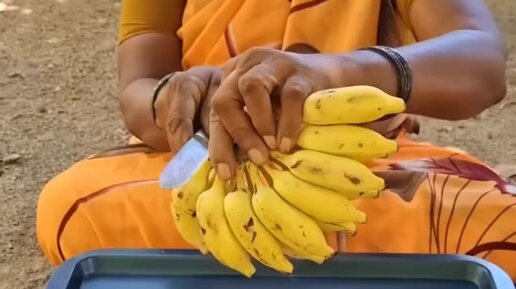 жизненный банан. самые вкусные бананы. дозревший банан. банан ютуб. банан нарезанный.