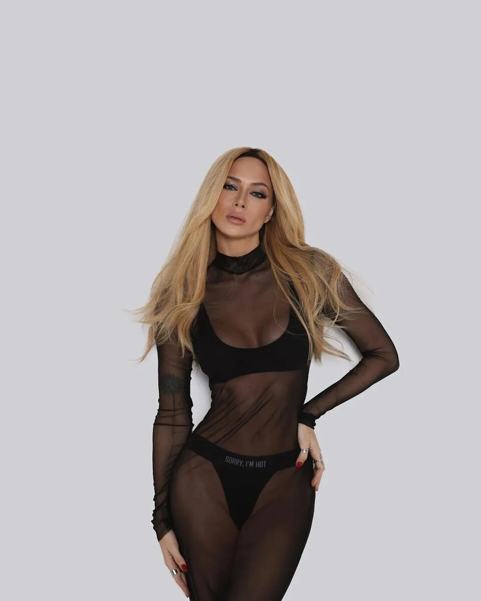 От этих красоток невозможно оторвать взгляд! Всё дело в их пропорциях тела &mdash; они слишком хороши. Девушки уверены в своей красоте и умеют показать себя с выгодного ракурса.-4