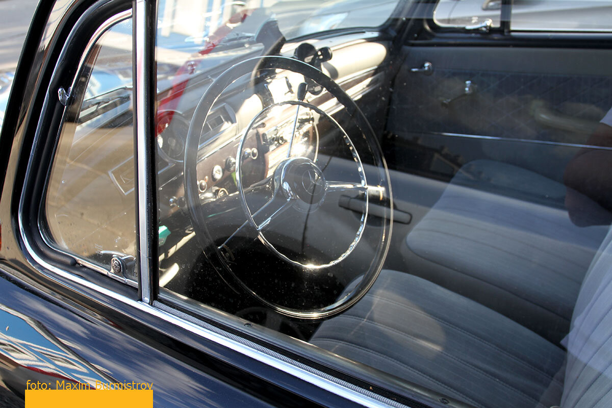 Внутри, как и снаружи, все в полном идеале! Как только сохраняются такие машины?..