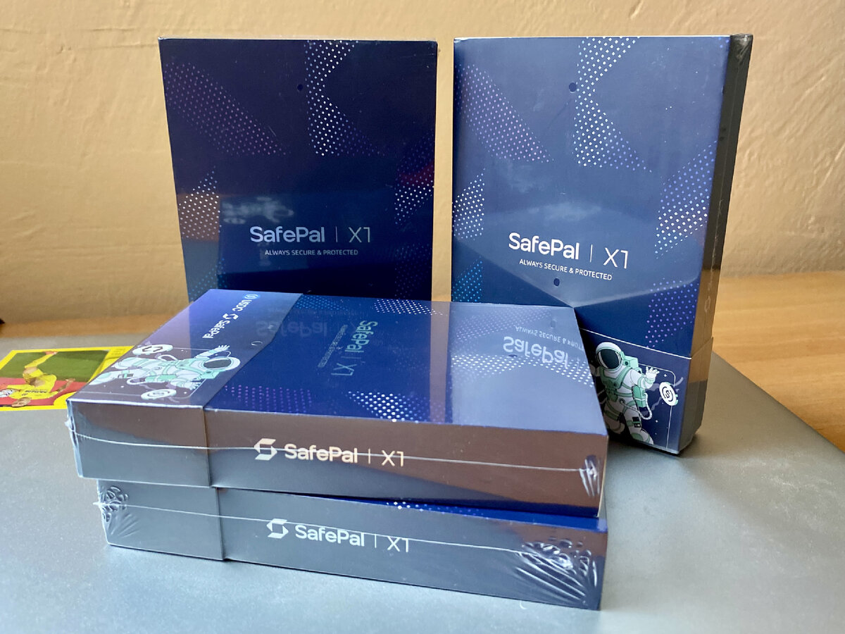 Мои аппаратные криптокошельки SafePal X1, полученные бесплатно по акции.