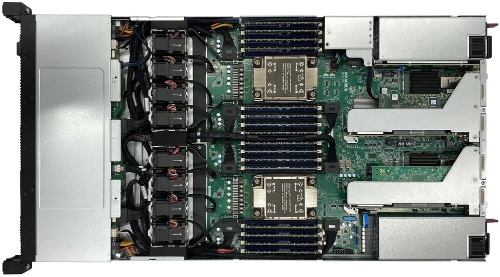 Сервер Аквариус T50 D120AC вид сверху