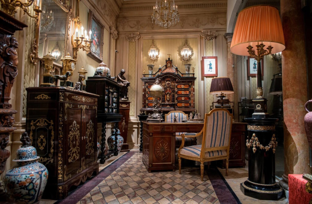 бомбарды и мортиры. мушкет шестизарядный. старые турецкие монеты. кладбище старых автомобилей. какое самое старинное.