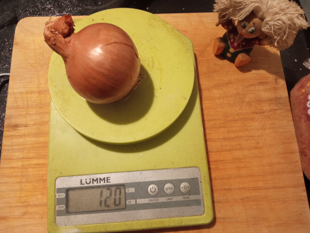 1 яйцо варится 4 минуты сколько минут надо варить 6 яиц. варила 4 на 4. профессии для дошкольников. мясной бульон в кастрюле. карточки для борща для детей.