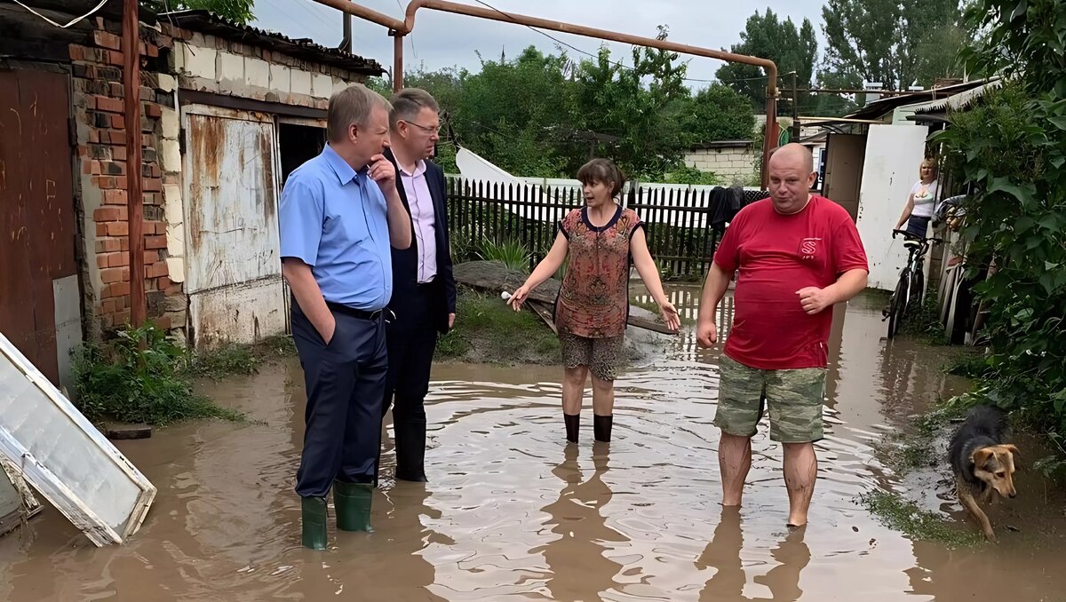     В Ростовскую область может прийти большое количество воды после аномальных снегопадов на севере, сообщил губернатор Василий Голубев.