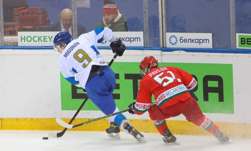 Восемьсот просклонять по падежам. Сто девяносто или девяноста. Три стосклонение по падежам. К сорокам пяти годам. Склонение десятков.