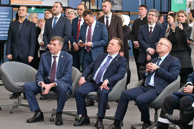    Сегодня мастер-план развития Нижнекамска на 30-летнюю перспективу представили на итоговой сессии совета района Фото: Олег Спиридонов