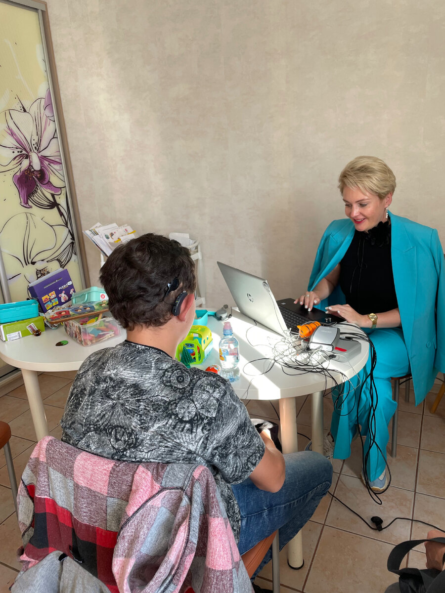 Аудиопроцессор на ухе