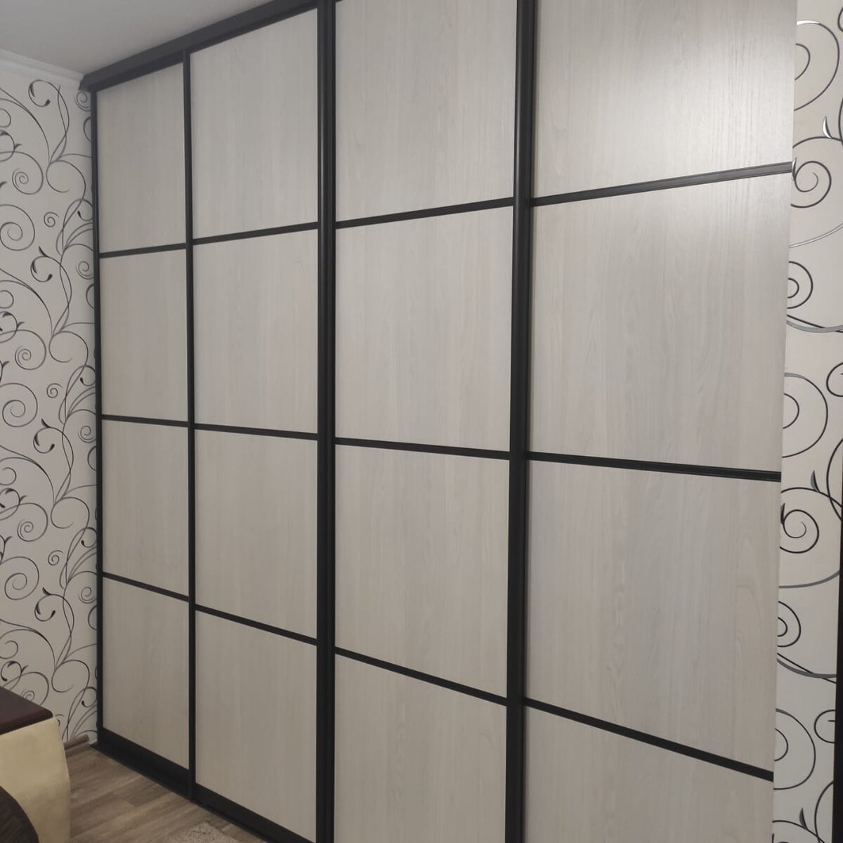 Первый раз собрал шкаф купе.