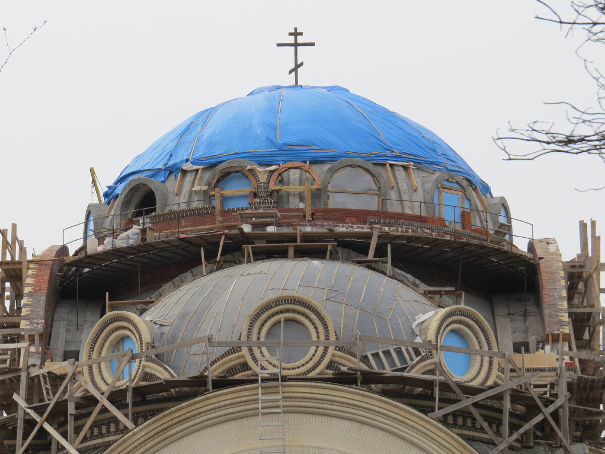 Кирпичная кладка окон барабана