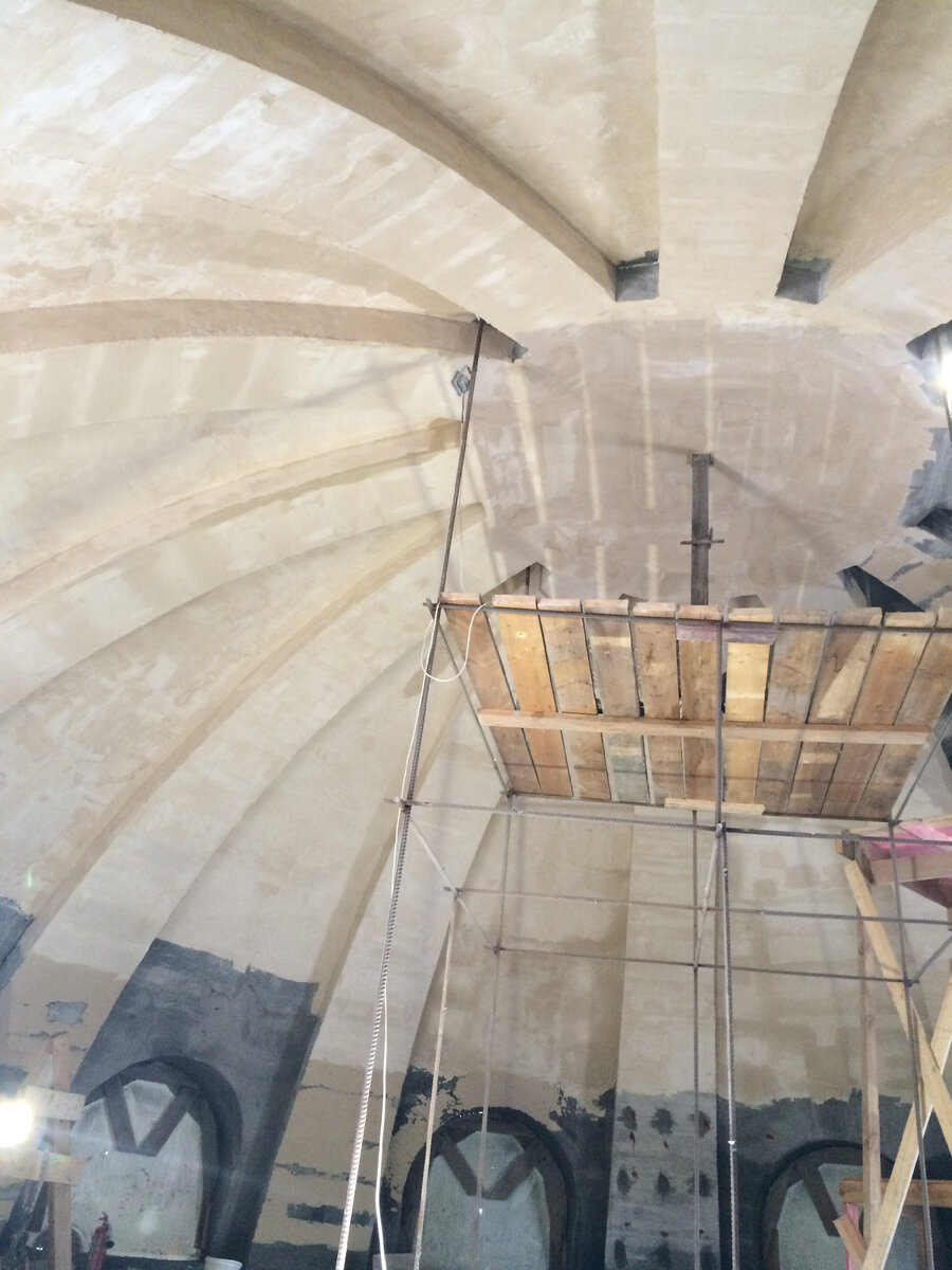 Шпатлевание свода главного купола изнутри