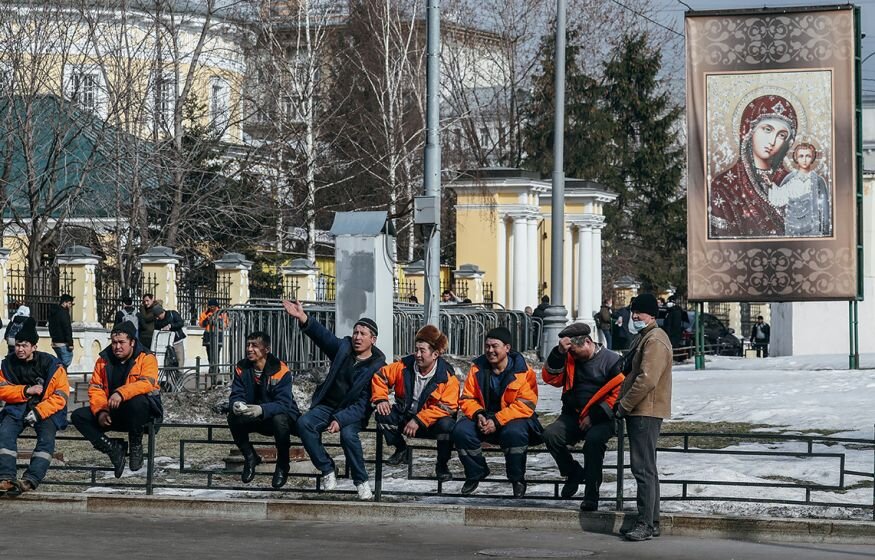    МВД: Мигрантов стали реже обижать в России
