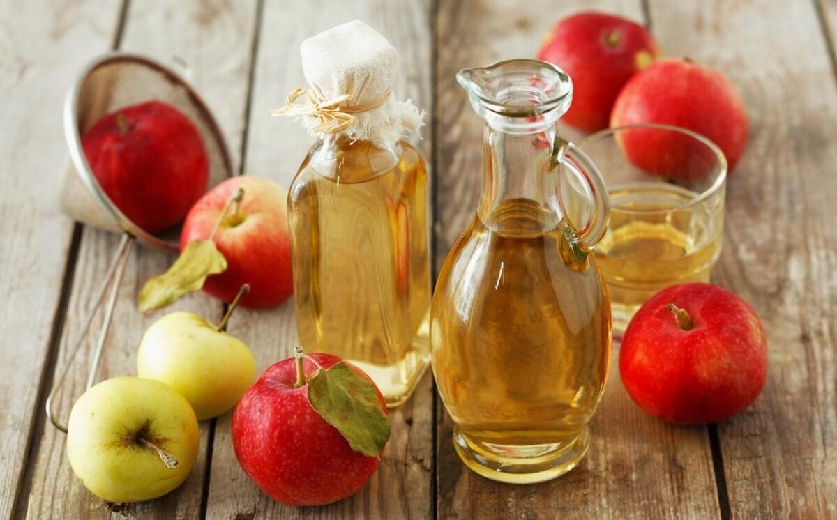 Масло и яблочный уксус. Яблочный уксус aceto. Яблочный уксус Apple Vinegar. Фруктовые эссенции. Уксус яблочный натуральный.