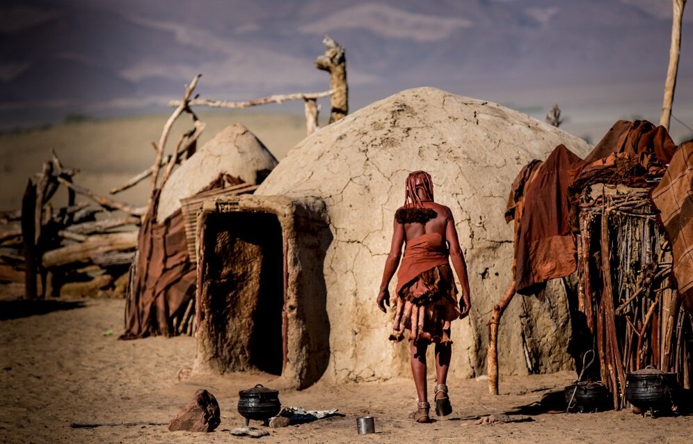 Северная Намибия племя Химба. Племя Химба жилище. Племя Химба в Намибии. Племя Химба Хижина.