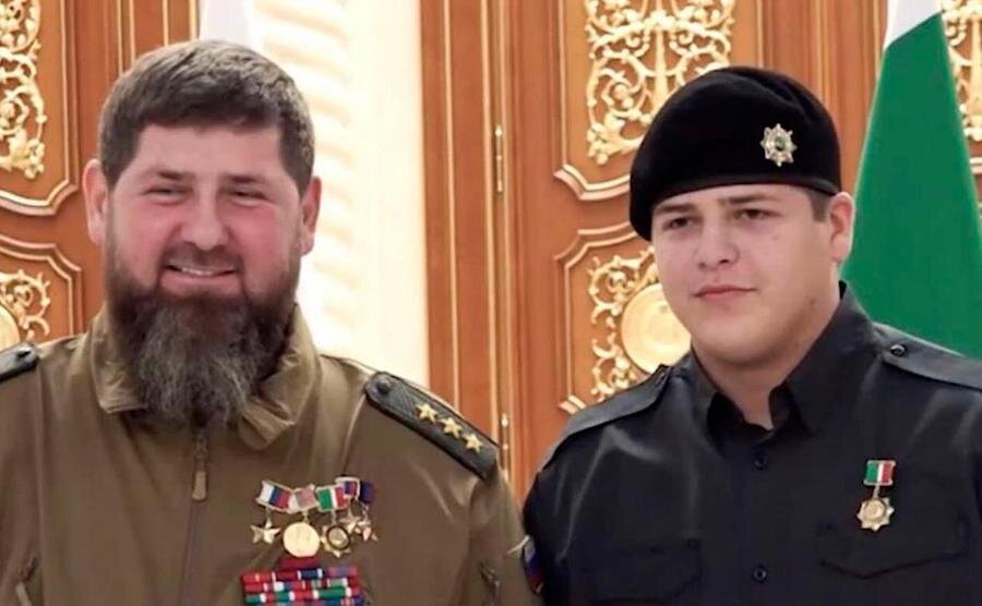 Глава Чечни Рамзан Кадыров с сыном Адамом.