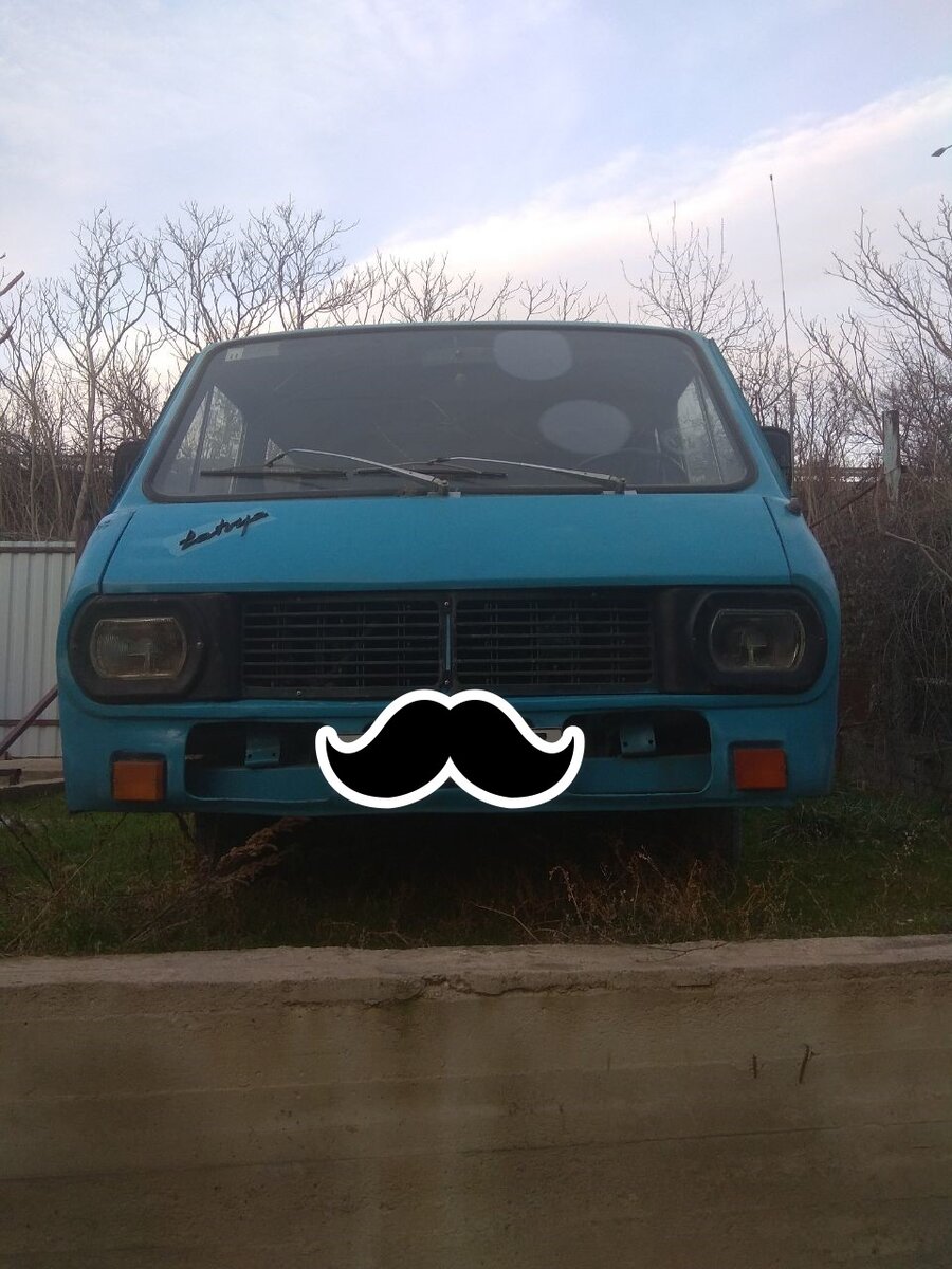 Даже усы не скроют грусть