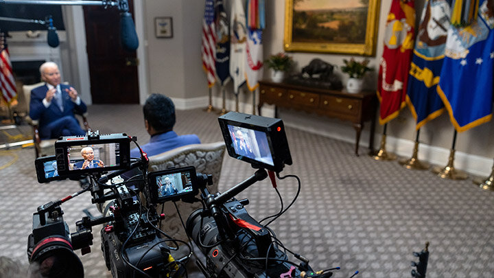 ПУТИН НЕ ПОБОЯЛСЯ ДАТЬ ЧЕСТНОЕ ИНТЕРВЬЮ АМЕРИКАНСКОМУ ЖУРНАЛИСТУ. СМОЖЕТ ЛИ БАЙДЕН ОТВЕТИТЬ НА ПРЯМЫЕ ВОПРОСЫ ВЕДУЩЕГО ЦАРЬГРАДА? ФОТО: WHITE HOUSE/GLOBALLOOKPRESS