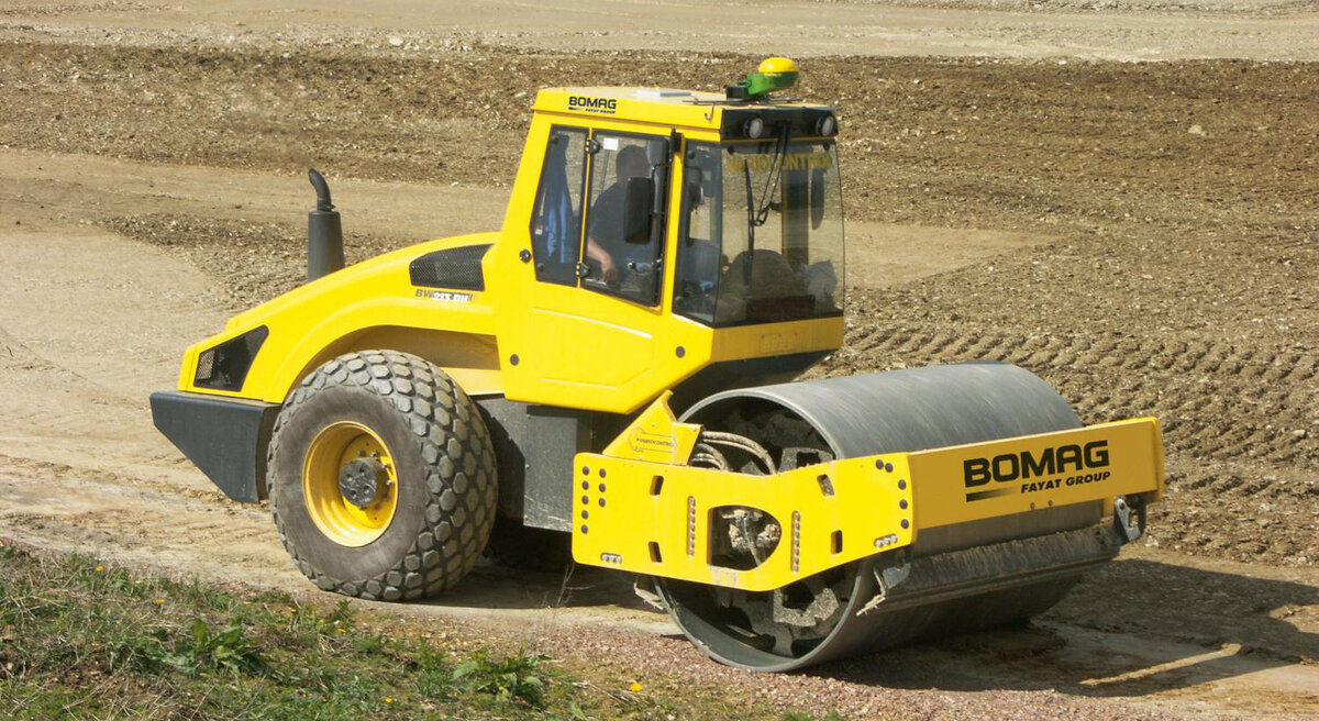ДОРОЖНЫЙ КАТОК BOMAG BW