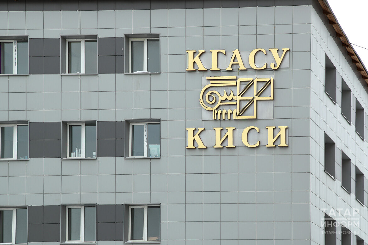 ​«Очень хорошо было на первом курсе, когда мы проходили историю архитектуры, делали отмывки архитектурных шедевров. Потом мне было уже не так интересно» Фото: © Салават Камалетдинов / «Татар-информ»