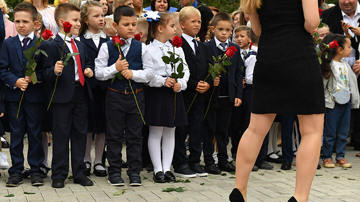 В НЕКОТОРЫХ НАШИХ ШКОЛАХ В ПЕРВЫХ КЛАССАХ ПОЧТИ НЕТ РУССКИХ УЧЕНИКОВ. ФОТО: KOMSOMOLSKAYA PRAVDA/GLOBAL LOOK PRESS