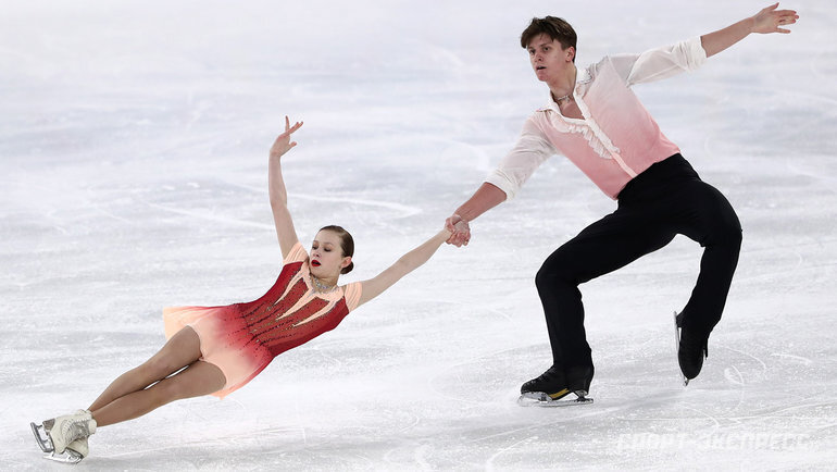    Анастасия Чернышова и Владислав Вильчик.Федор Успенский