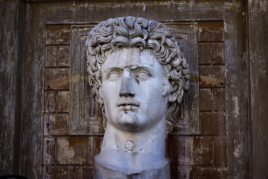Калигула фото. Бюст Калигулы (37-41) (Лувр). Император калигула скульптура.
