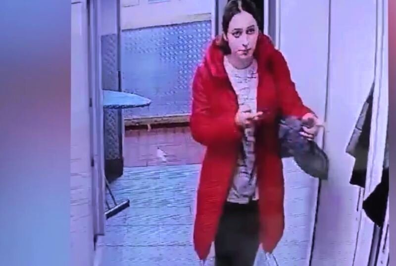 Алина воспитывалась в скромной, но благополучной семье