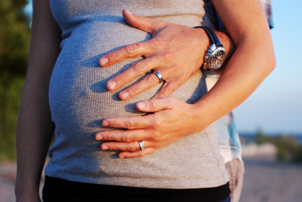 Беременность – особый период в жизни женщины, который, как правило, приносит радость. Однако, с учетом некоторых обстоятельств, новость о беременности может вызывать и беспокойство.