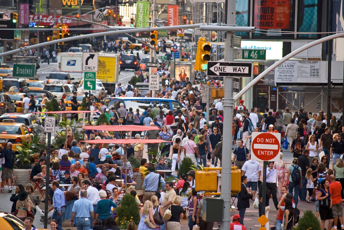 My live in new york. Нью-Йорк Сити население. Жители Нью-Йорка. Толпа людей в Нью Йорке. New York население.