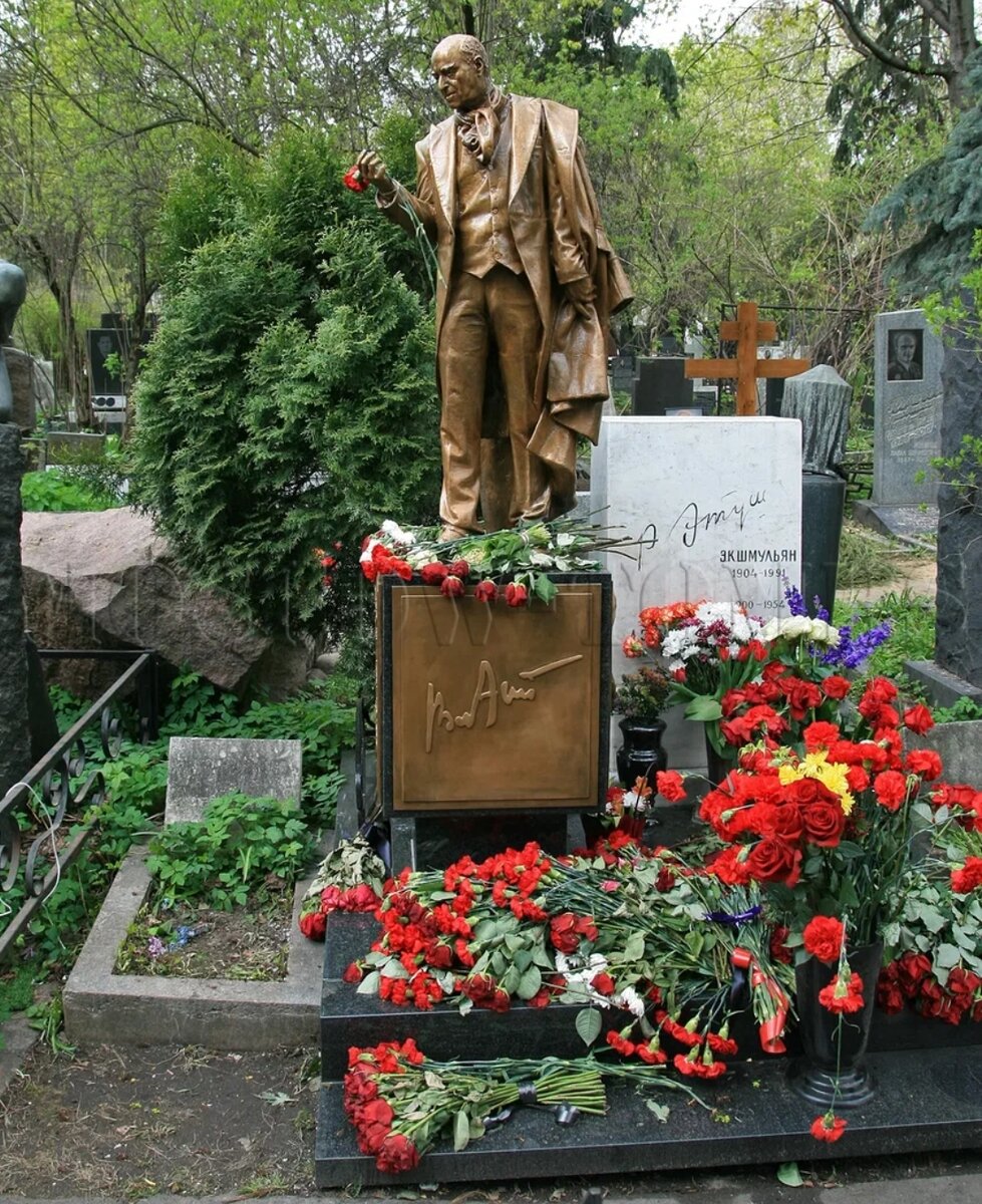 Могила Этуша. Иниернет фото 