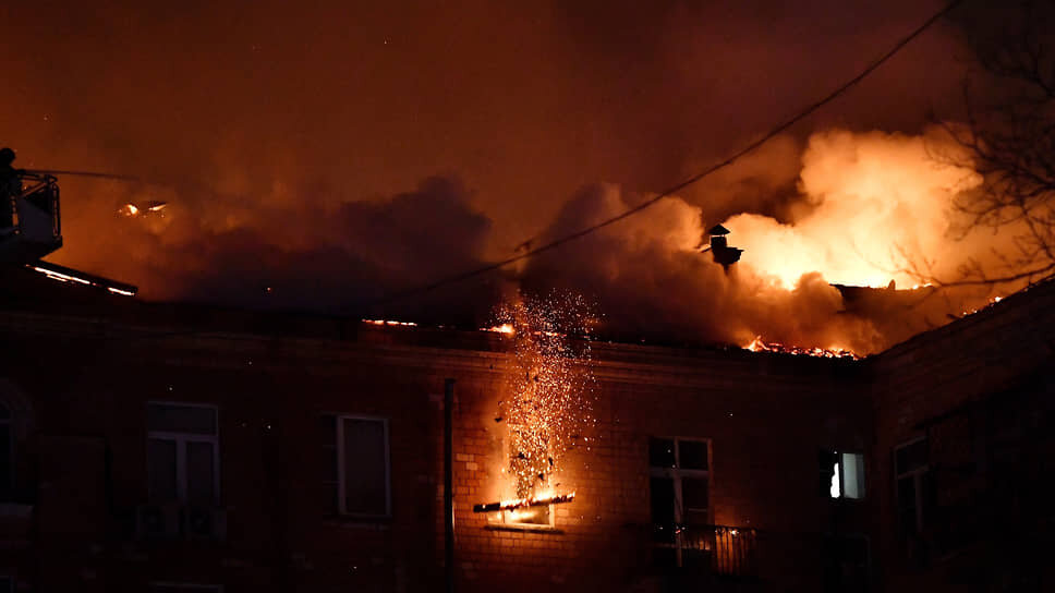 Последствия пожара в жилых зданиях. Пожары в жилых зданиях их причины. Пожары в жилых и общественных зданиях. Причины пожаров в жилых и общественных зданиях. Последствия пожара для человека.