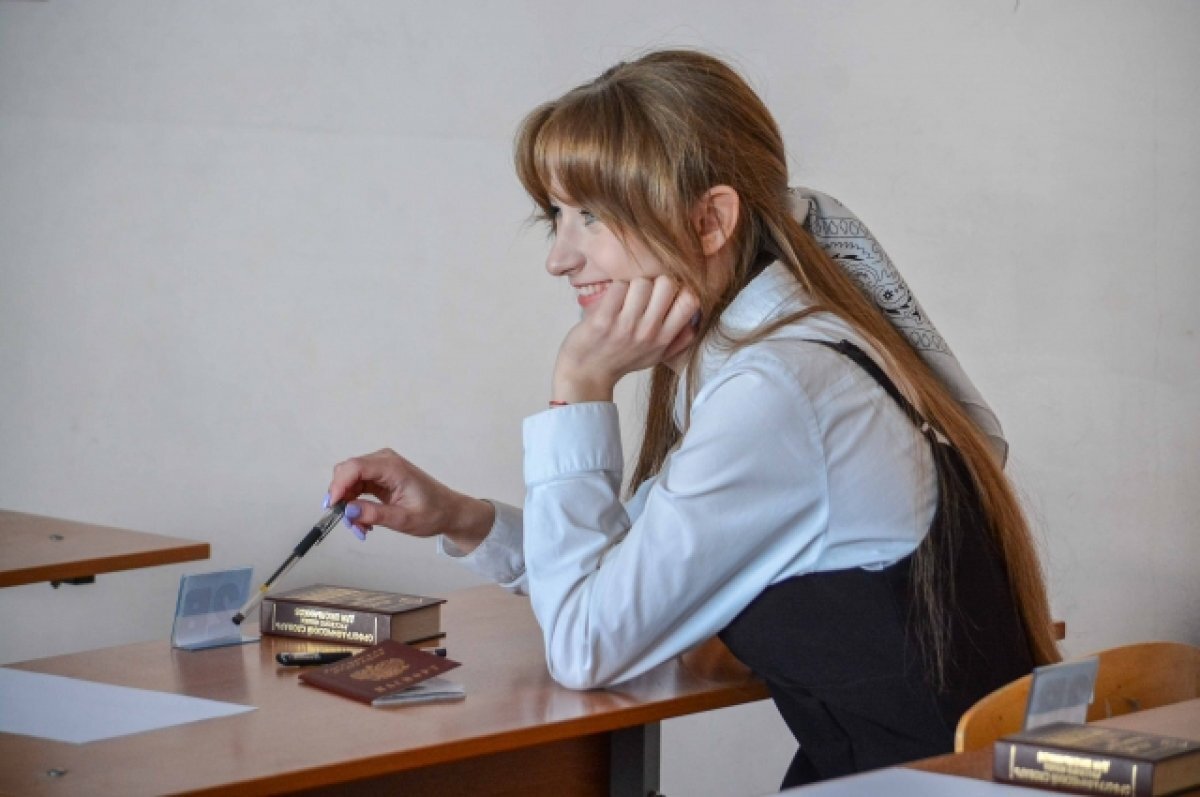    300 выпускников Приангарья написали итоговое сочинение в резервный день