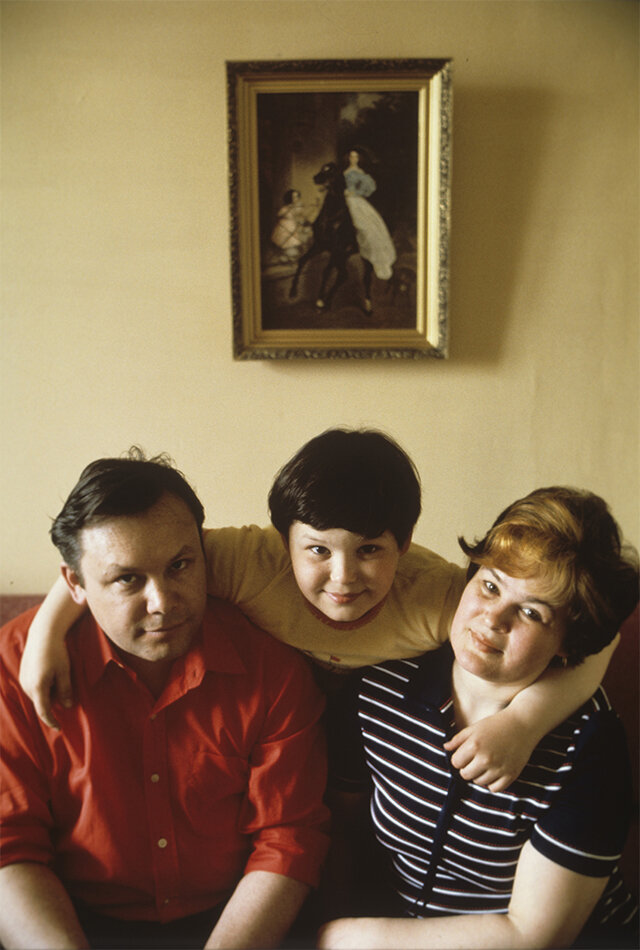    11-летний скрипач-виртуоз, лауреат Международного конкурса молодых скрипачей им. Генрика Венявского Вадим Репин из Новосибирска. Вадим со своими родителями. 1983 г. Фото:  РИА Новости/ Виталий Арутюнов