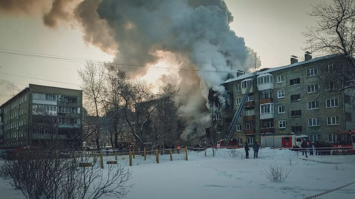 Власти Новосибирска еще не решили, что будет на месте рухнувшего дома на  Линейной | Atas.info | Дзен