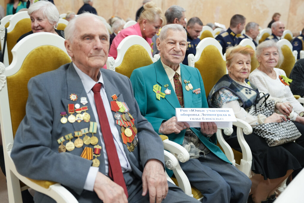 1 м 100 дм 1 дм 100 см 1 дм2 100 см2. кубический дециметр. 30 дм. 1 см2 мм2. 2 дм 3 см.