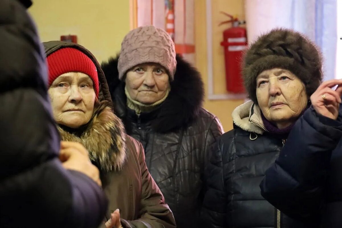    Встреча губернатора Гладкова с пенсионерками Шебекино © соцсети