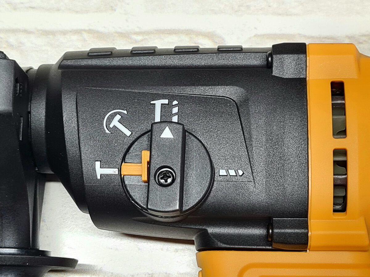 Сегодня в строительстве или ремонте обойтись без аккумуляторного инструмента сложно. Часто бывает, что на объектах еще не подведено электричество или розетка находится очень далеко.-4