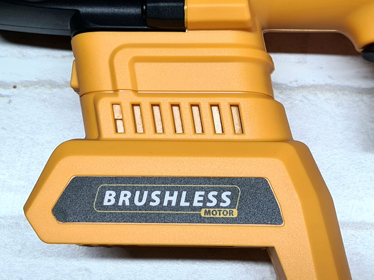 Сегодня в строительстве или ремонте обойтись без аккумуляторного инструмента сложно. Часто бывает, что на объектах еще не подведено электричество или розетка находится очень далеко.-11