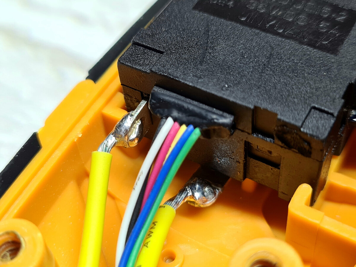 Сегодня в строительстве или ремонте обойтись без аккумуляторного инструмента сложно. Часто бывает, что на объектах еще не подведено электричество или розетка находится очень далеко.-18