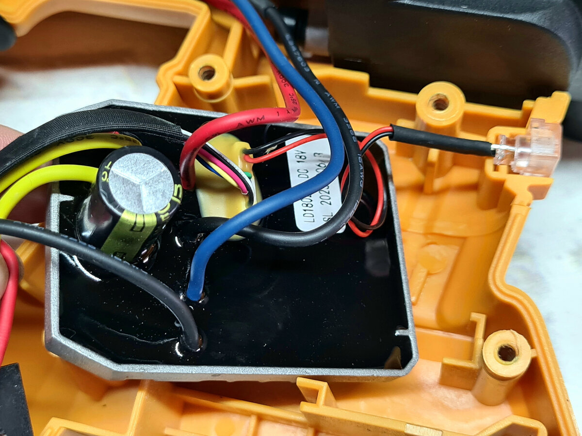 Сегодня в строительстве или ремонте обойтись без аккумуляторного инструмента сложно. Часто бывает, что на объектах еще не подведено электричество или розетка находится очень далеко.-20