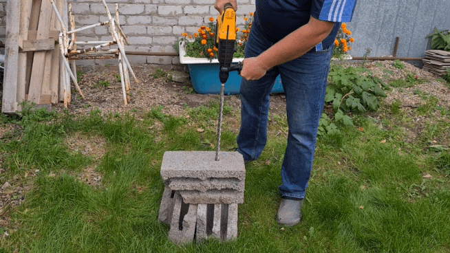 Сегодня в строительстве или ремонте обойтись без аккумуляторного инструмента сложно. Часто бывает, что на объектах еще не подведено электричество или розетка находится очень далеко.-27