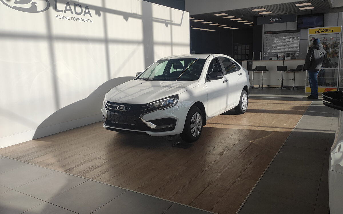 В Москве резко подешевели седаны Lada Vesta. Подробности и цены | РБК  Autonews | Дзен