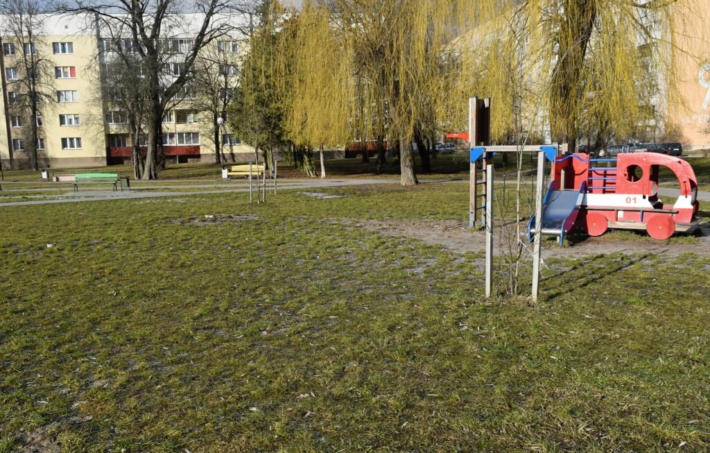 Размещение детских площадок нормы. План детской игровой площадки. На детской площадке. Игровое оборудование для детских площадок. Элементы детской площадки.