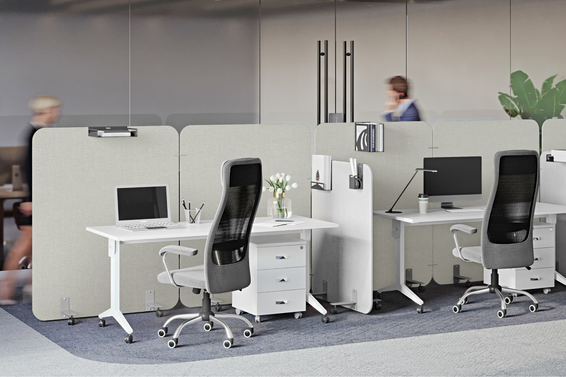 Уединение на рабочем месте даже в маленьких опенспейсах не в прошлом — спасибо напольным перегородкам! Код для поиска коллекции R-Line Soft на сайте онлайн-гипермаркета «Экспресс Офис» — 528697.