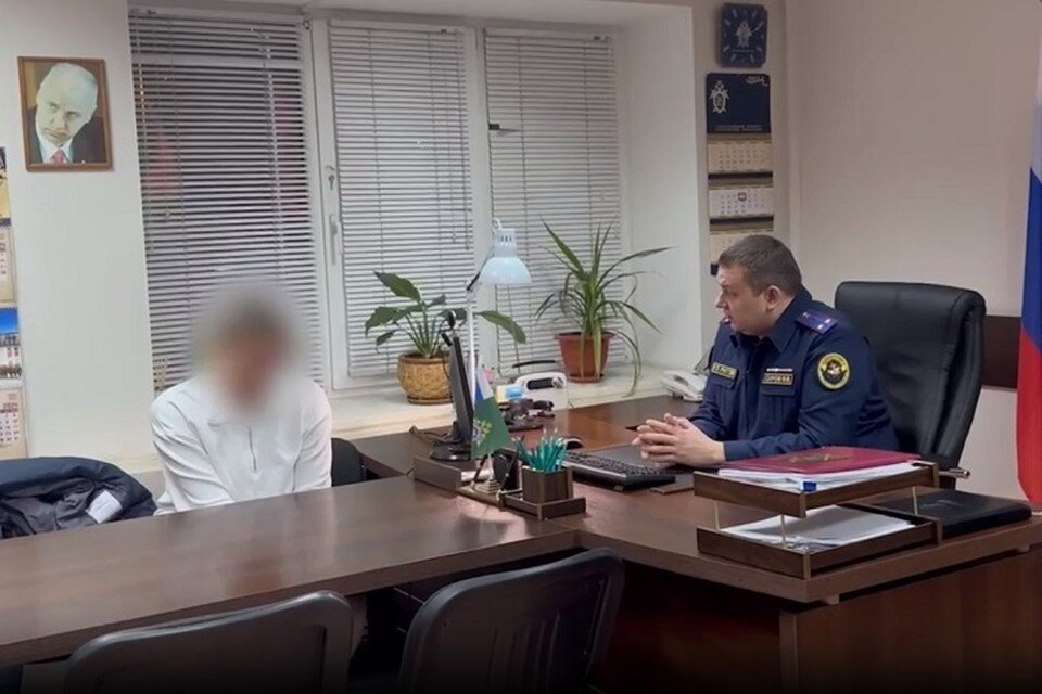 щекотка пяток. ощущение щекотки. щекотать людей. ощущение щекотки. перо для щекотания.